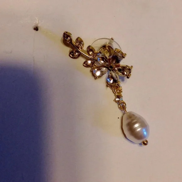 Earring - Picture 2 of 2